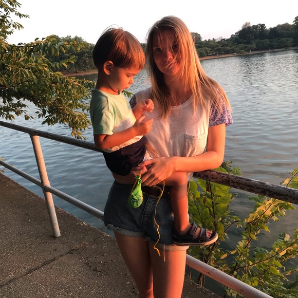 Meet your Posher, Julia - Picture 1 of 1